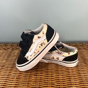Size 6 toddlers vans